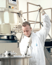 Sampling powders from a drum